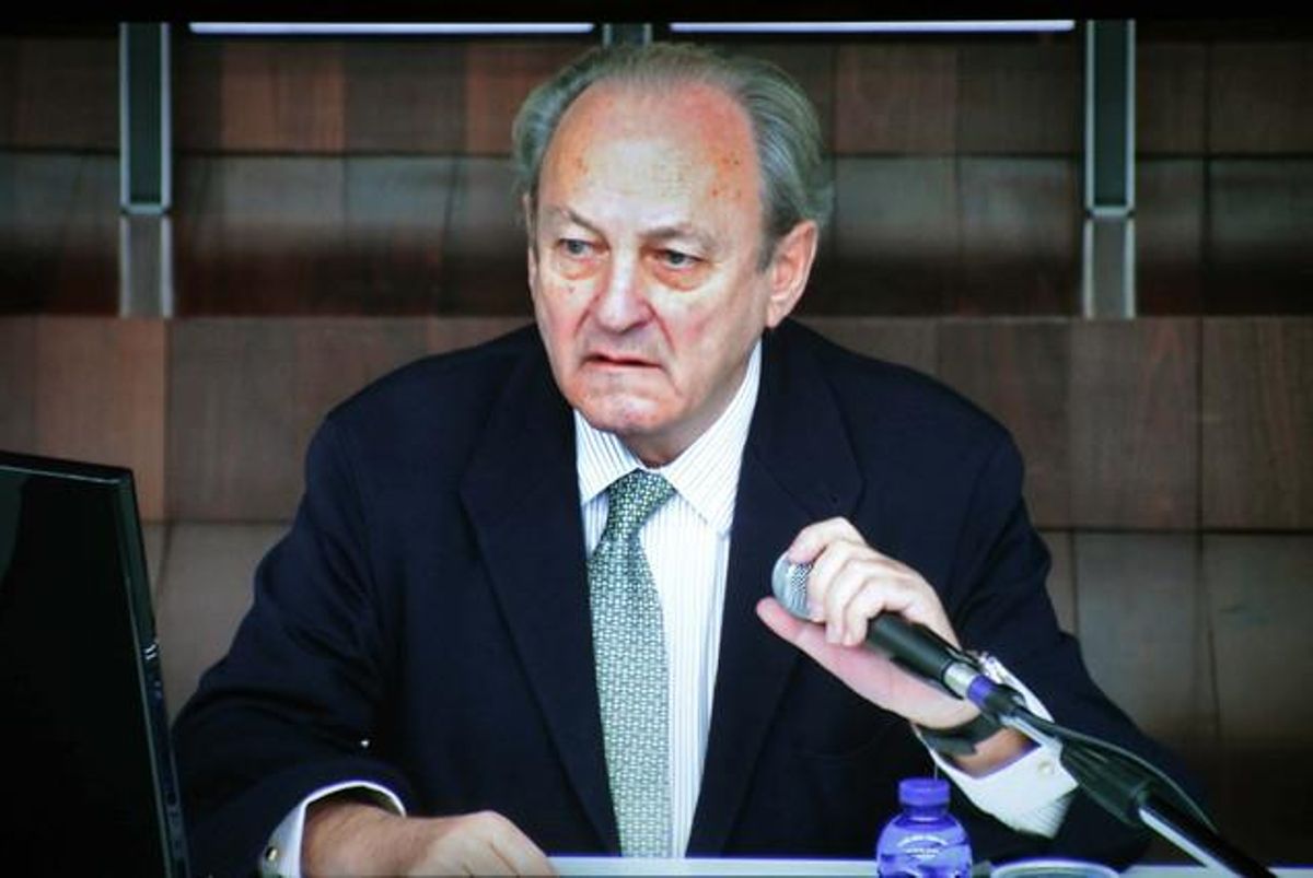 José Juis López Sors, exdirector general de la Marina Mercant, davant el tribunal que jutja els danys causats per la marea negra derivada de l’enfonsament del ’Prestige’. José Juis López Sors, exdirector general de la Marina Mercant, davant el tribunal que jutja els danys causats per la marea negra derivada de l’enfonsament del ’Prestige’.