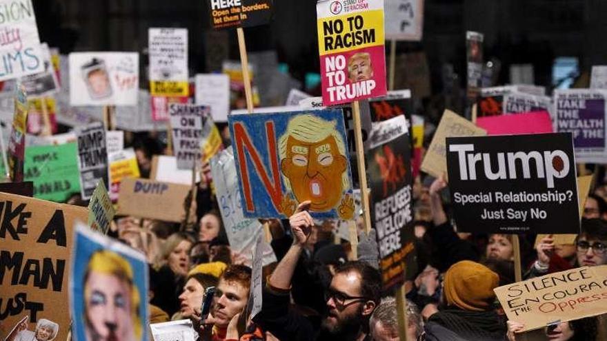 Protesta en Londres contra el veto islámico der Trump. // Efe