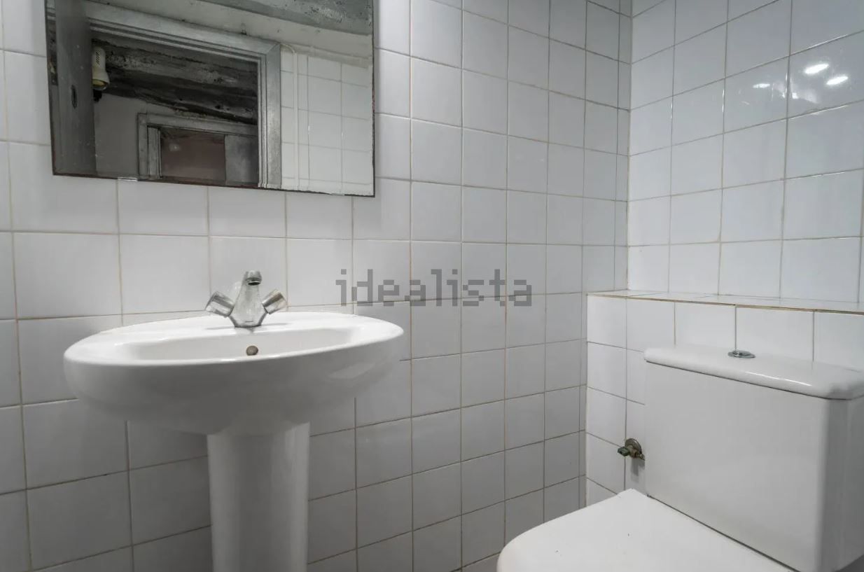 A la venta un edificio con dos apartamentos y negocio en Ibiza por 625.000 euros