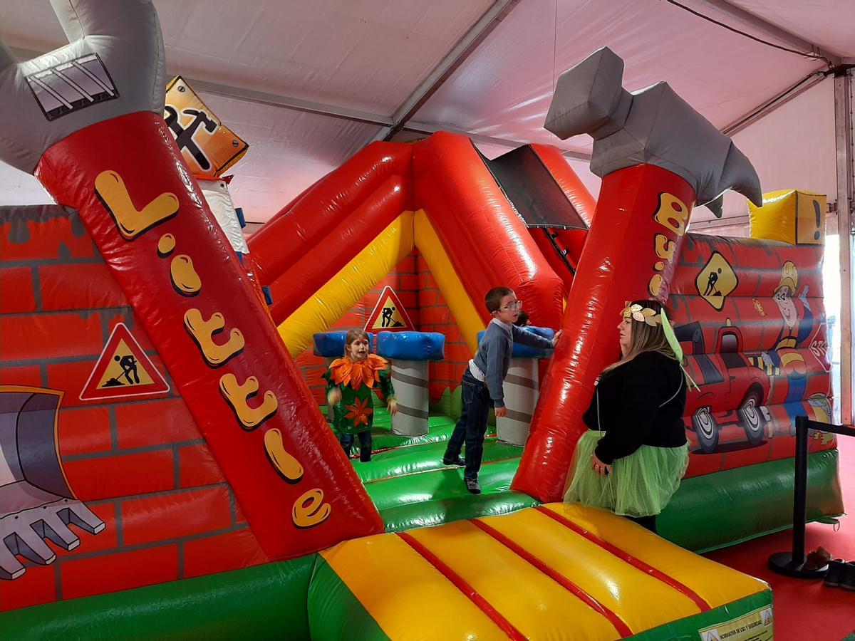 Los niños de Llanera inauguran el Antroxu por todo lo alto: el primer día de actividades, en imágenes