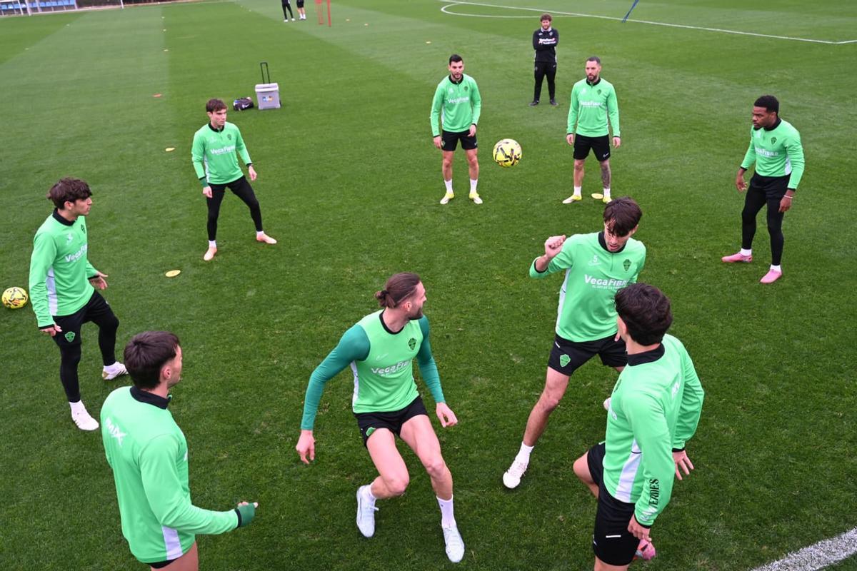 Entrenamiento del Elche previo al partido contra el Real Madrid