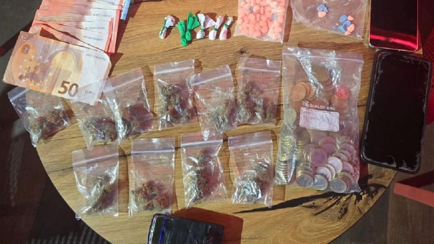 Escondites para la droga en la zona inglesa de Benidorm: fundas de sofá, el portarrollos del papel higiénico y extintores