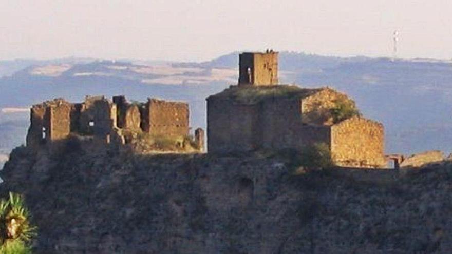 Castell i església de Sant Martí de Lladurs