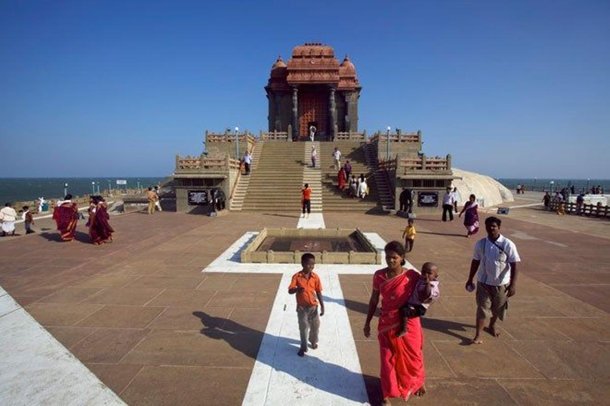 Estatua gigante de Thiruvalluvar en Kanyakumari.
