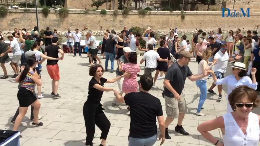 Swing vor der Kathedrale