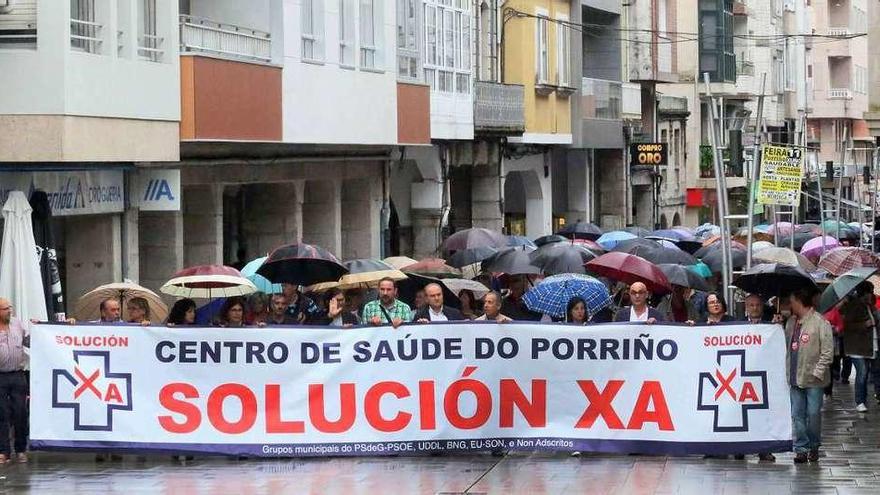 La cabecera de la manifestación, a punto de llegar ayer a la Plaza Antonio Palacios. // A.Hernández