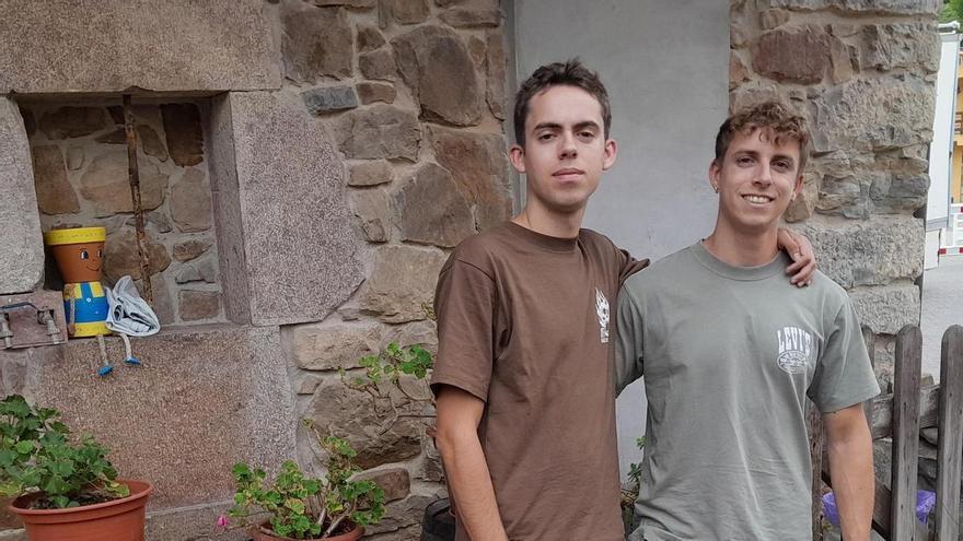 Una pasión a corazón abierto: la historia de dos hermanos de Sobrescobio, ambos premio fin de grado de Medicina, especialistas en cardiología en el HUCA