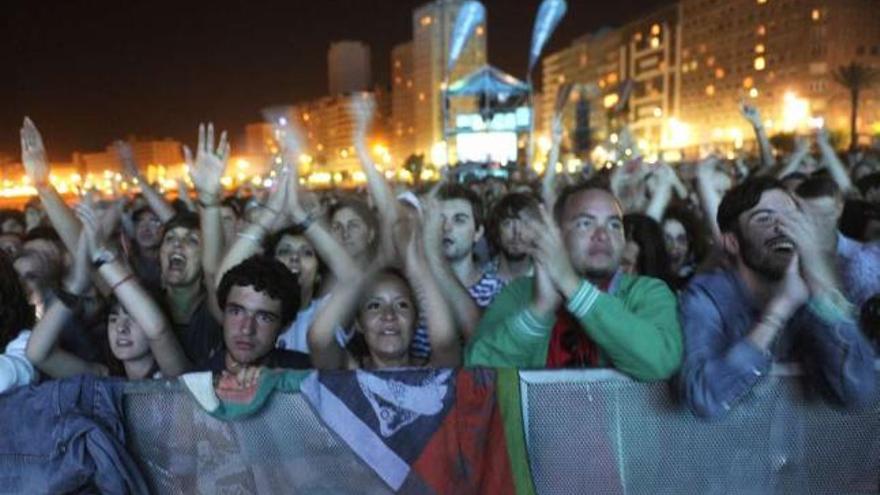 Público asistente al concierto de la banda Suede, en el Noroeste Pop rock de este año. / carlos pardellas