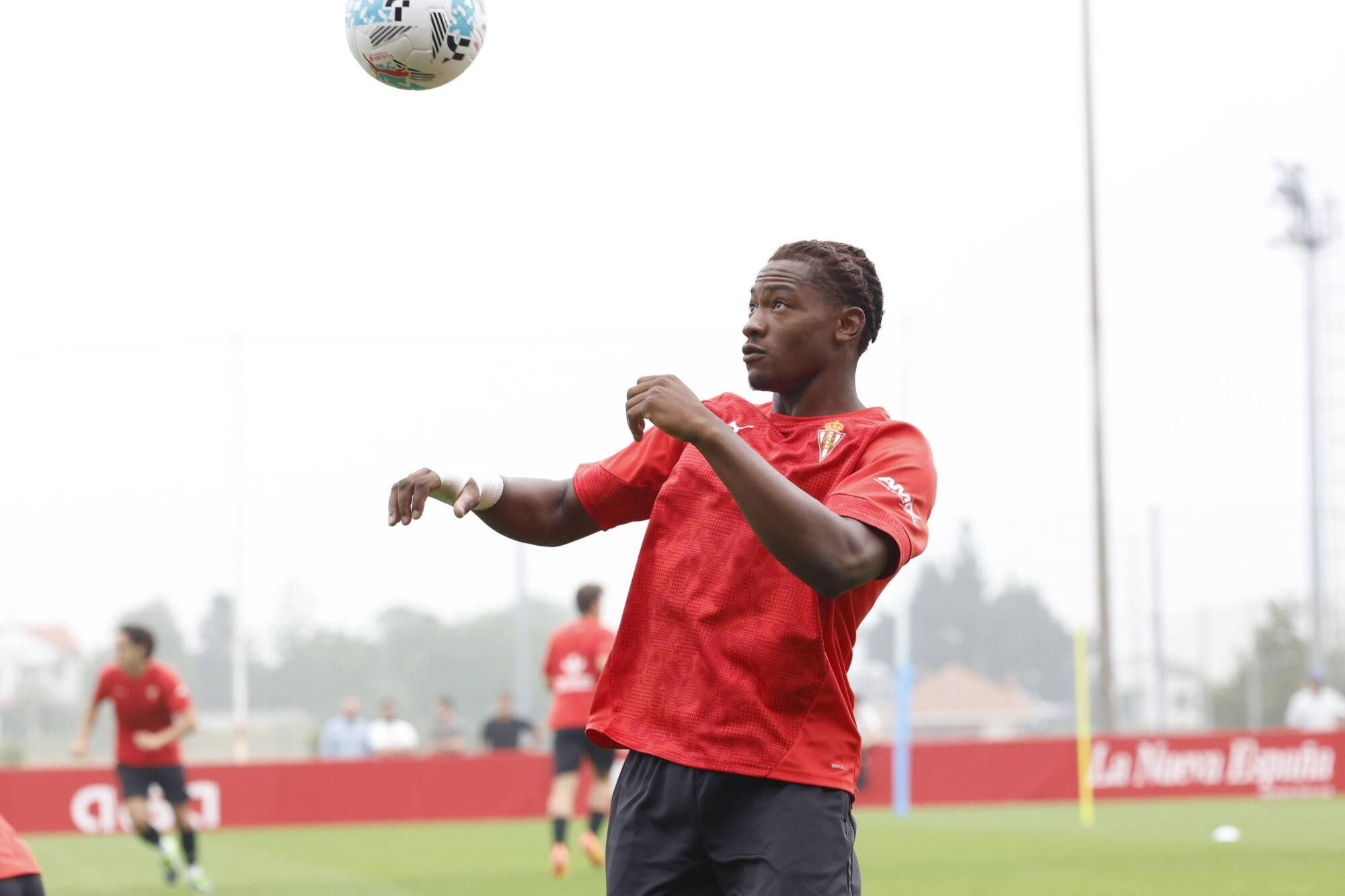 EN IMÁGENES: Primer entrenamiento de Sporting tras el regreso de las vacaciones