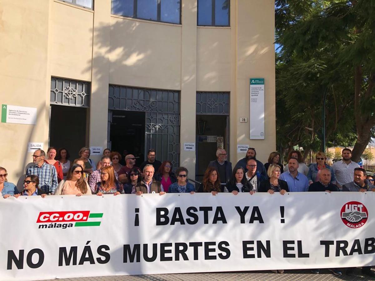 Concentración este lunes de UGT y CCOO para denunciar que este año ya han 25 personas las que han fallecido en Málaga en accidente labroal