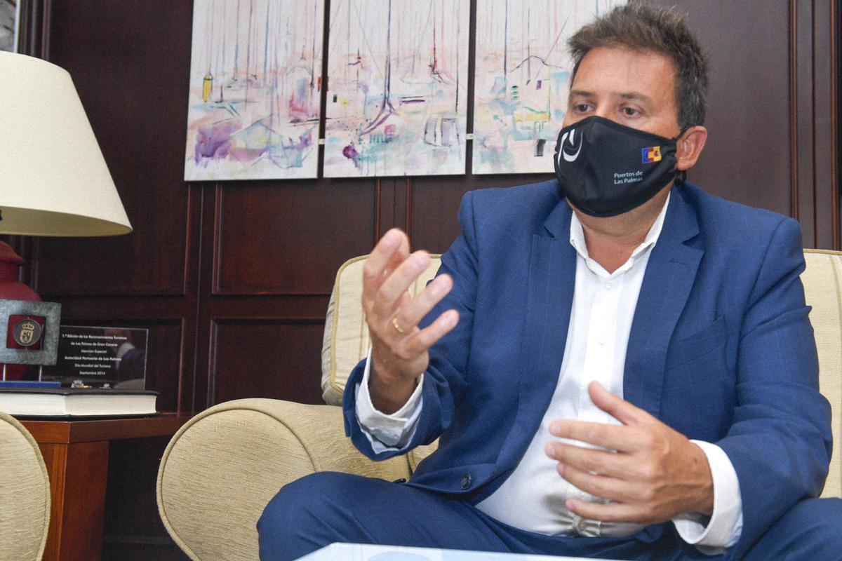 El presidente de la Autoridad Portuaria de Las Palmas, Luis Ibarra, durante la entrevista.