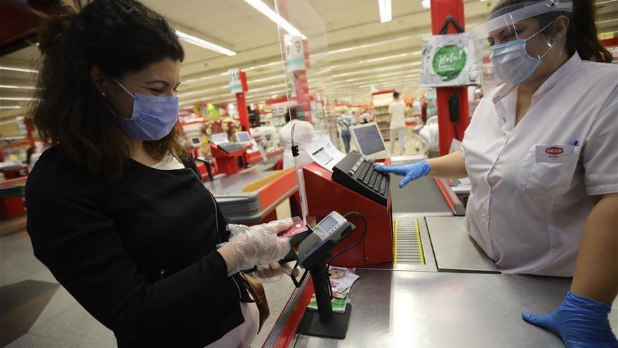 A falta de Feria... los cordobeses compran fino y jamón