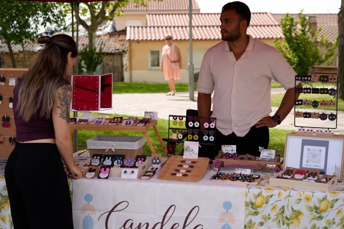 GALERÍA | Pereruela exalta su alfarería tradicional en una feria