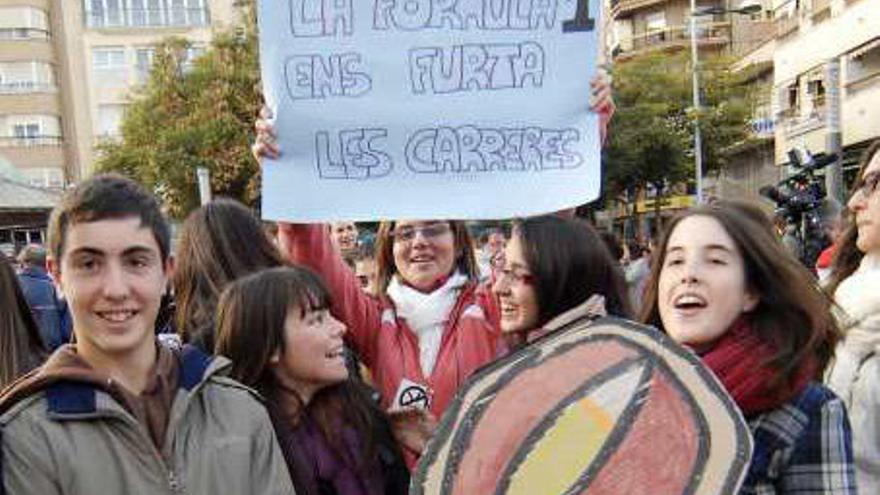 Santa Pola sale a la calle contra los recortes