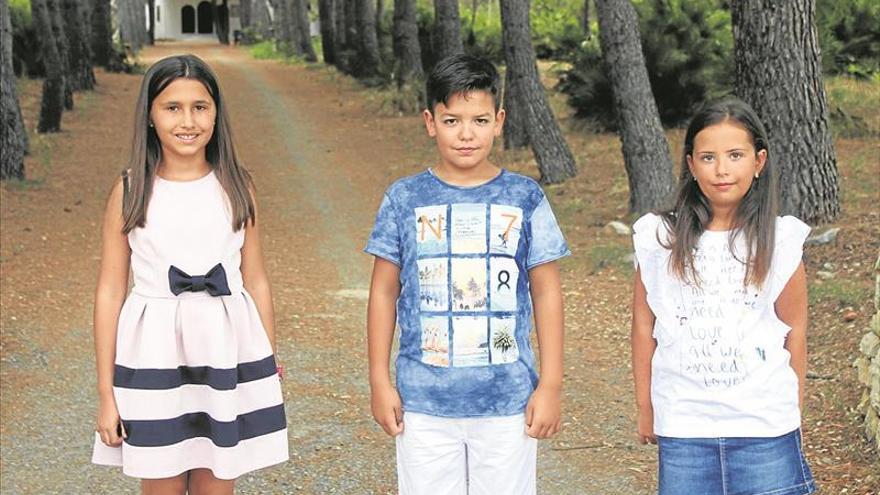 Laura, Vicent y Leonor vivirán hoy el acto mágico de su presentación