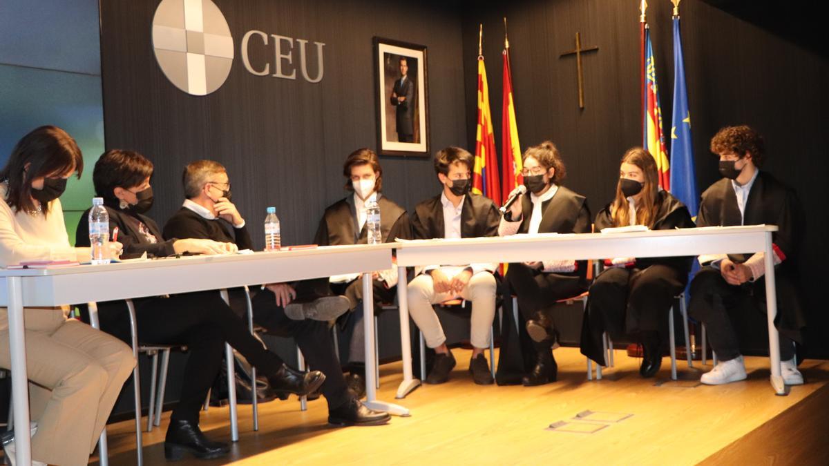 Olimpiada jurídica en el CEU.