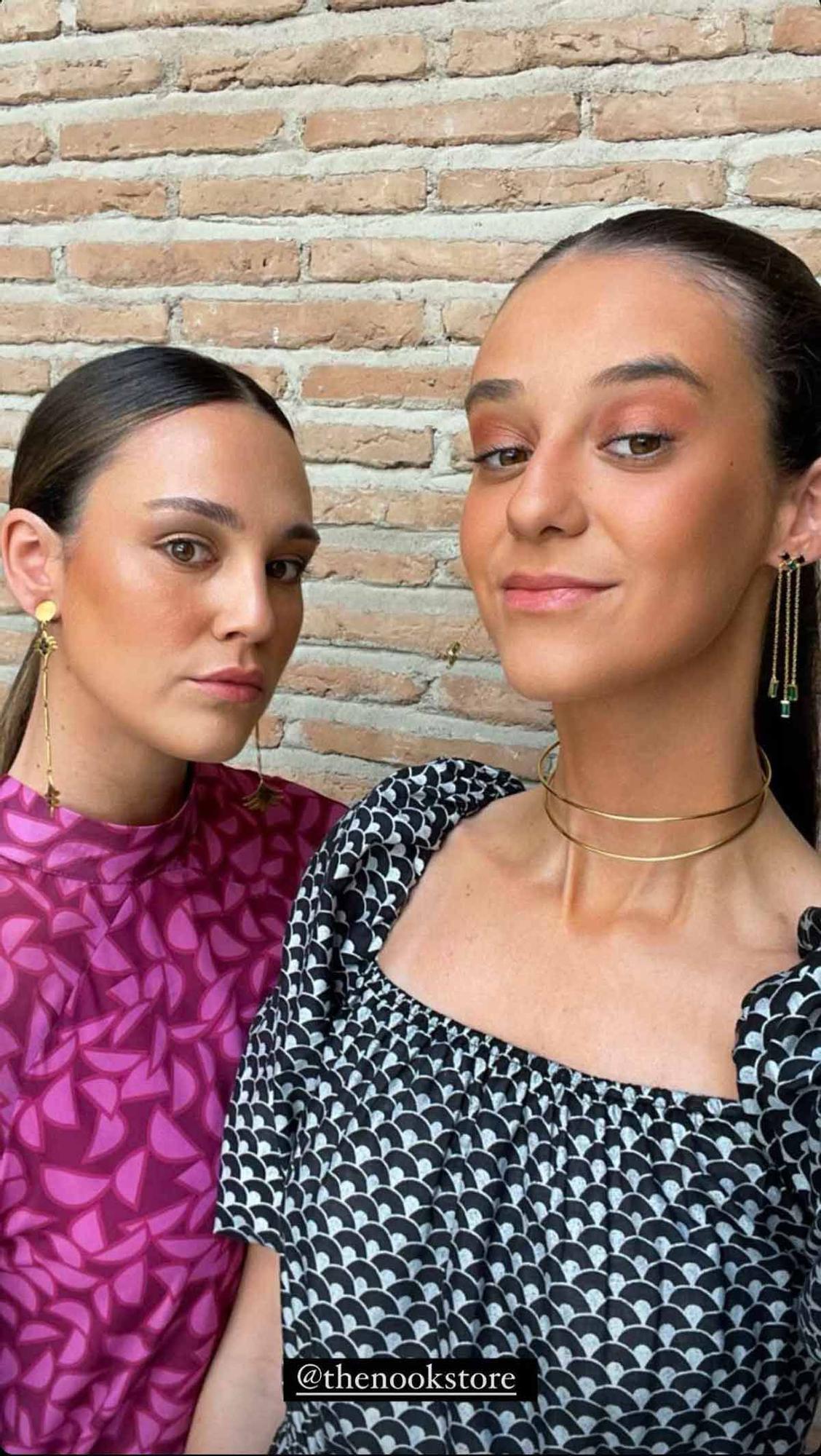 El selfie de Victoria Federica y su amiga Rocío Laffón Molina en Sevilla con looks de The Nook Store