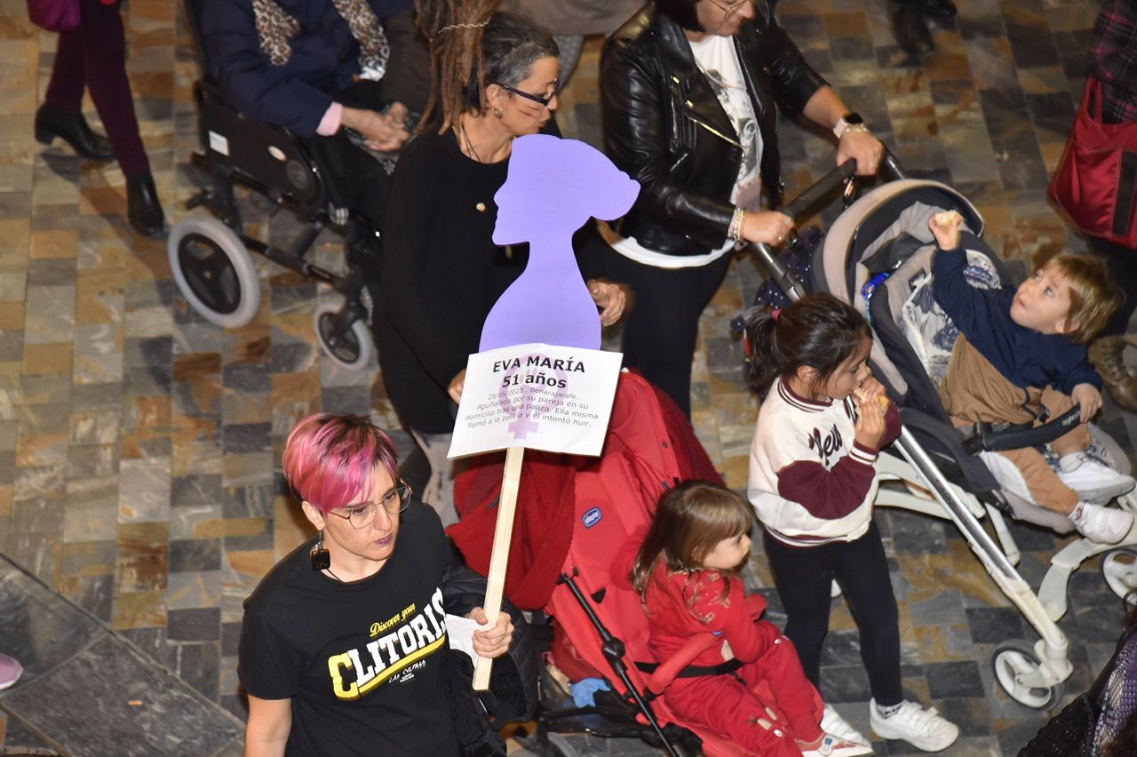 25N | Las imágenes de la manifestación en Cartagena