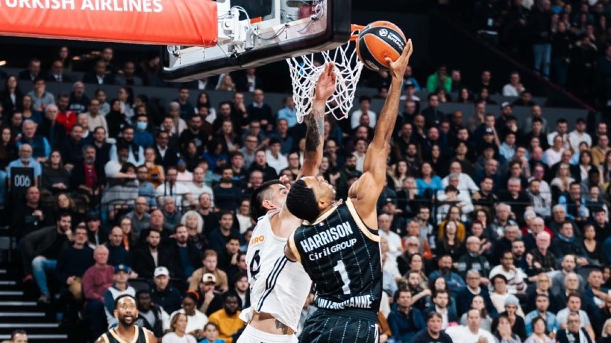 Domina el Asvel al descanso