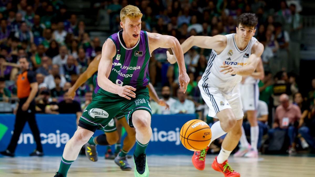 El base del Unicaja Alberto Díaz durante el tercer partido de semifinales de la Liga Endesa de Baloncesto entre Unicaja y Real Madrid, este domingo en el Palacio de Deportes José María Martín Carpena de Málaga