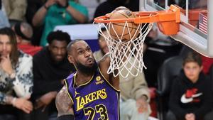 Lebron James en el partido ante Grizzlies