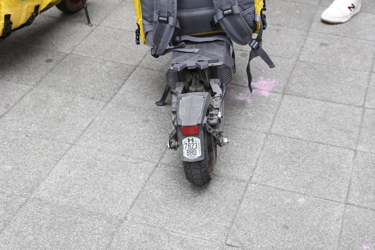 En imágenes: La división de opiniones en las calles de Gijón por la prohibición de los patinetes en el centro En imágenes: La división de opiniones en las calles de Gijón por la prohibición de los patinetes en el centro