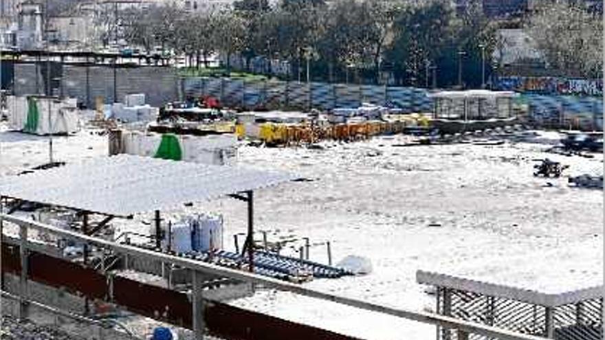 La llosa del parc Central segueix esperant que Adif mani a l&#039;adjudicatària l&#039;inici els treballs.