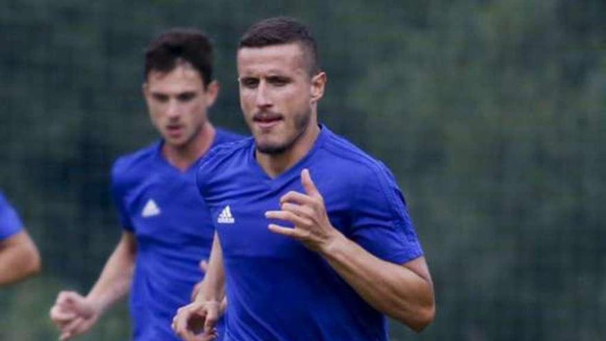 Christian Fernández, durante un entrenamiento en El Requexón.