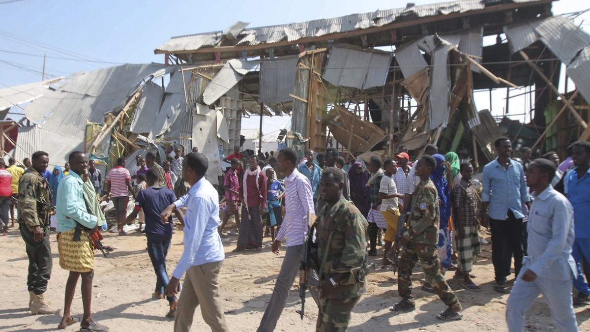 At least 14 killed in Mogadishu explosion