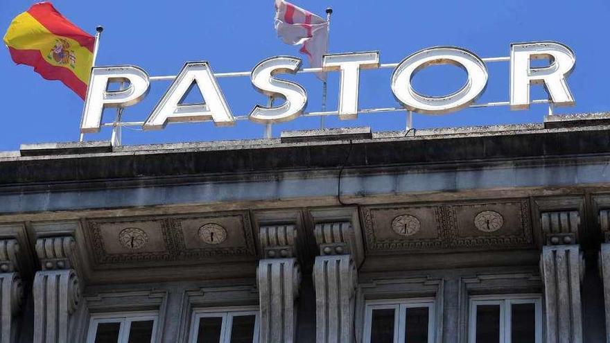 La desaparición de la marca Pastor es uno de los efectos de la integración en el Santander junto al plan de ajuste.