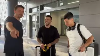 Carles Pérez aterriza en Grecia para cerrar su cesión al Aris de Salónica
