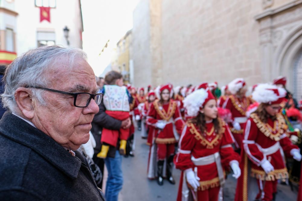 La Entrada y la Retreta abren los Moros y Cristianos de Sax