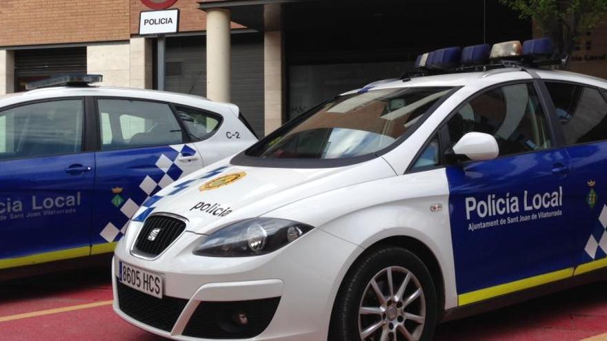 Cotxes de la Policia Local a Sant Joan, un dels ajuntaments investigats.