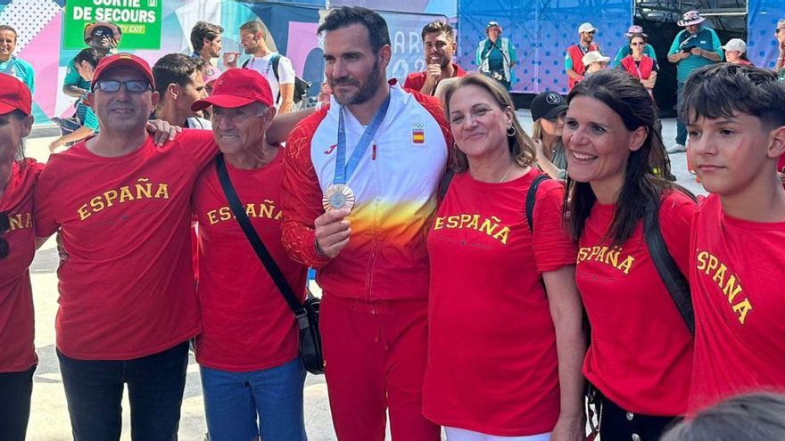 La mujer de Craviotto, gijonesa, su gran apoyo en París: &quot;Es un superhombre&quot;