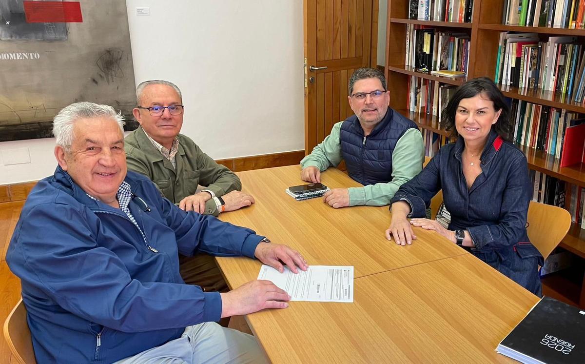 La reunión por la estatua de Arturo Fernández