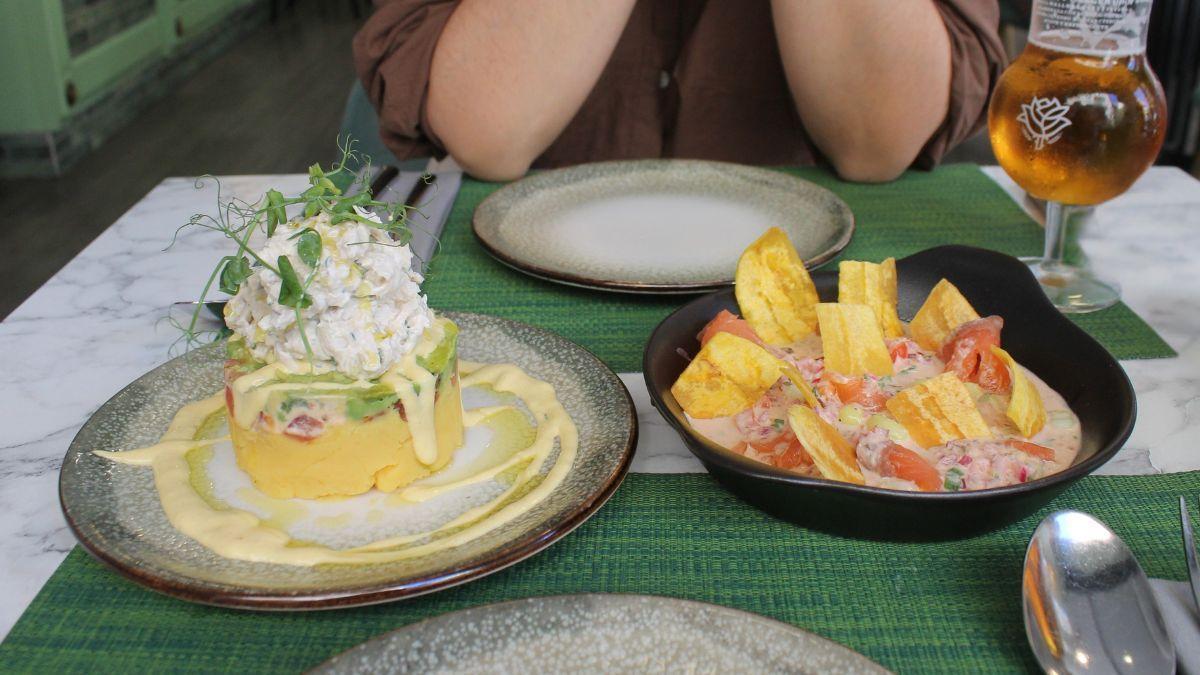 Tiradito de salmón y Causa limeña, entrantes del menú semanal de Munay