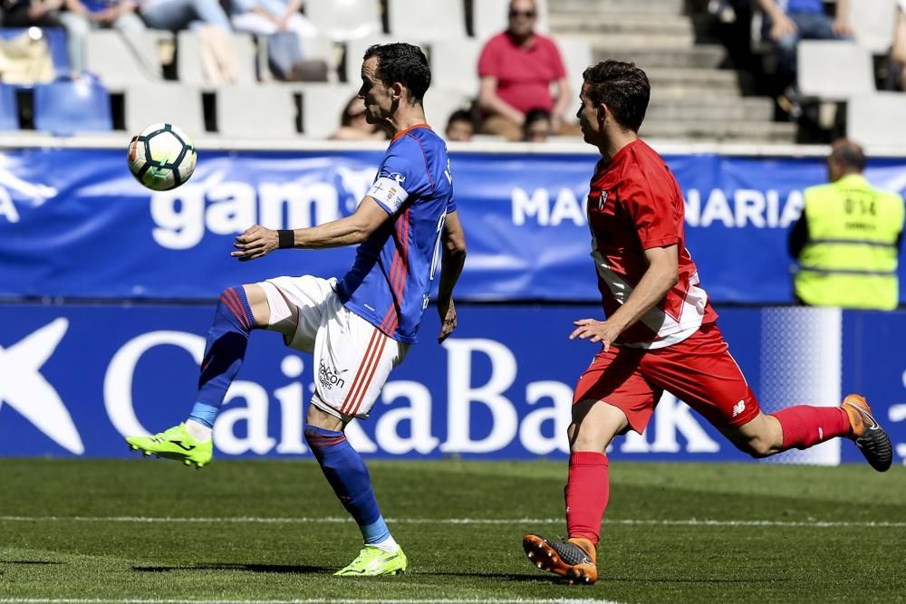 El partido entre el Real Oviedo y el Sevilla Atlético, en imágenes