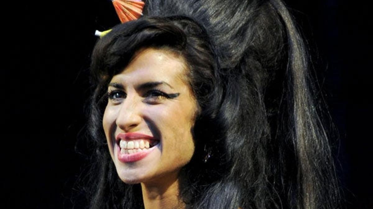 Se subasta un cuadro con sangre de Amy Winehouse