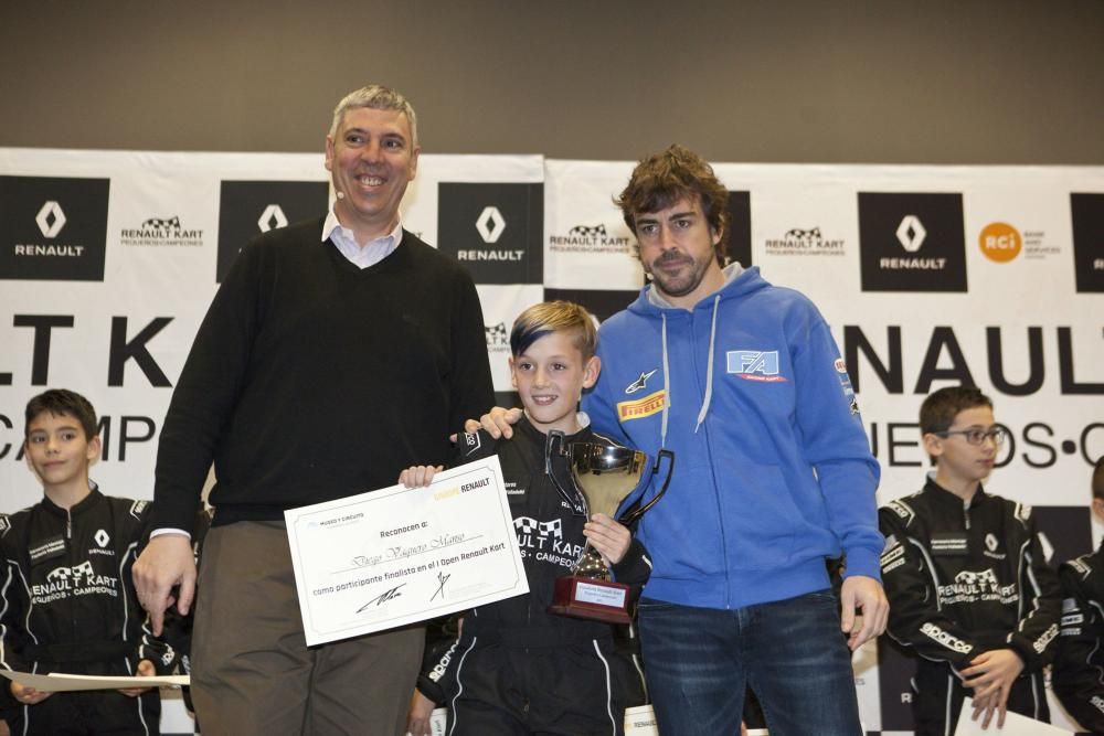 Fernando Alonso entrega los premios Reanult Kart