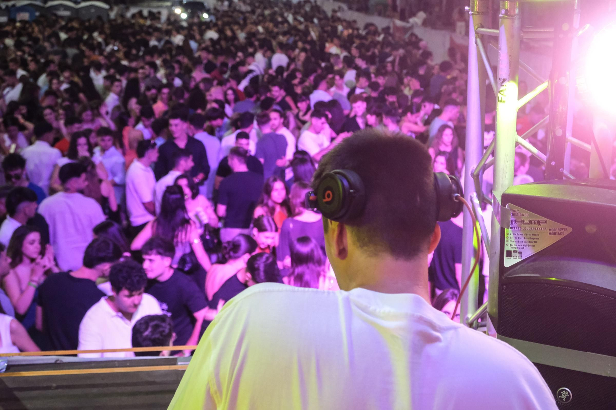 Galería de fotos: así es salir de fiestas en Hogueras de Alicante