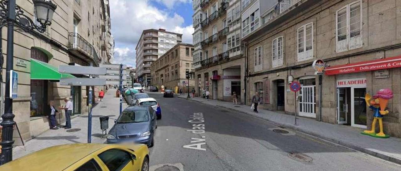 Imagen del tramo que se quiere peatonalizar, desde el Puente Romano hasta la confluencia con Vicente Risco. // FdV