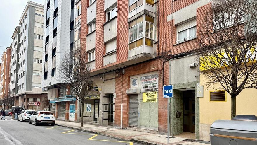 El Llano pide medidas ante el cambio de ubicación de la parada de taxis y de la carga y descarga en Eleuterio Quintanilla