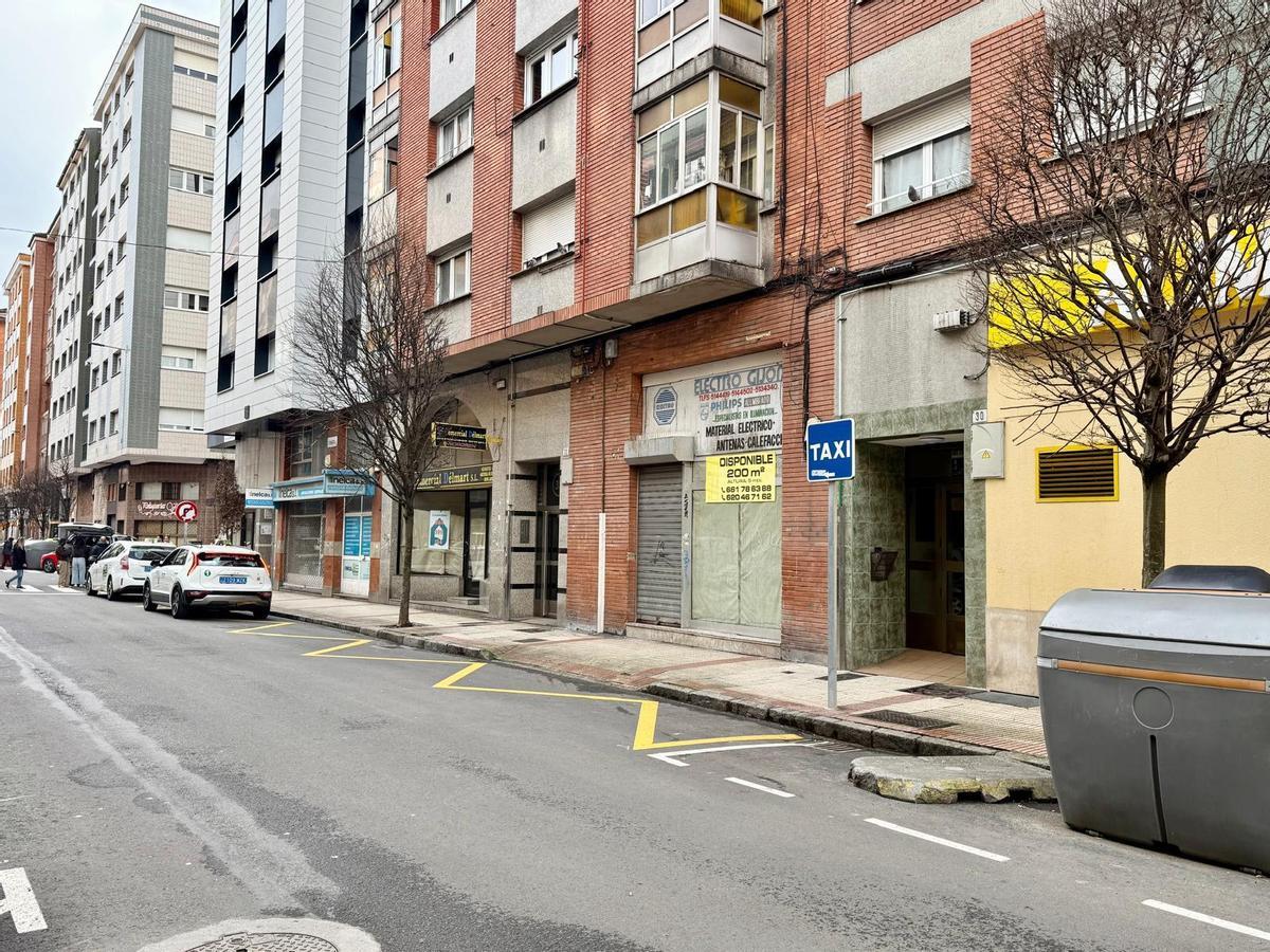 La nueva ubicación de la parada de taxis en Eleuterio Quintanilla.