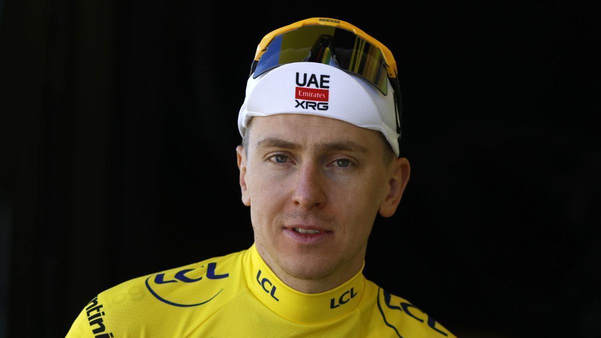 Tadej Pogacar ya viste de líder del Tour