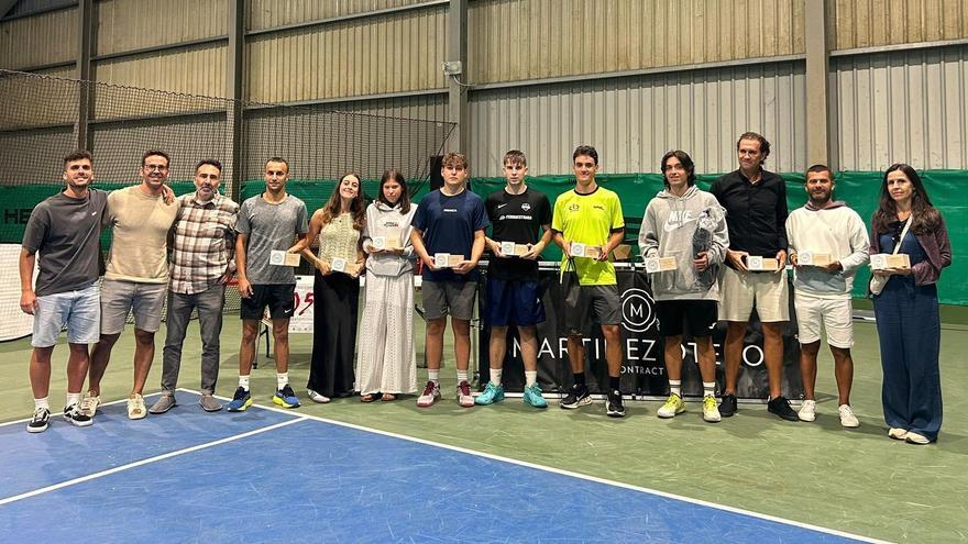 Todos los ganadores juntos tras la entrega de trofeos.
