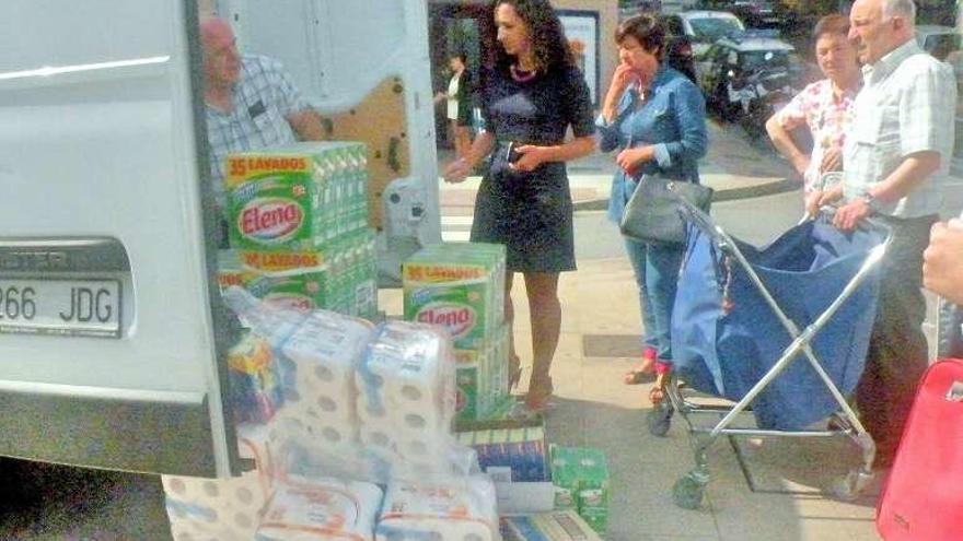 Momento de la entrega. // Santos Álvarez