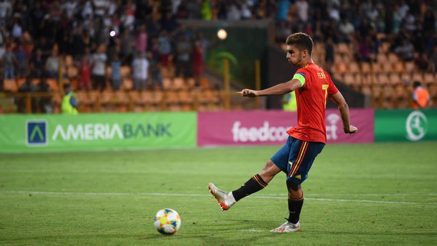 Ferran Torres fue el encargado de lanzar el penalti decisivo que clasificó a España para la final del Europeo Sub-19.