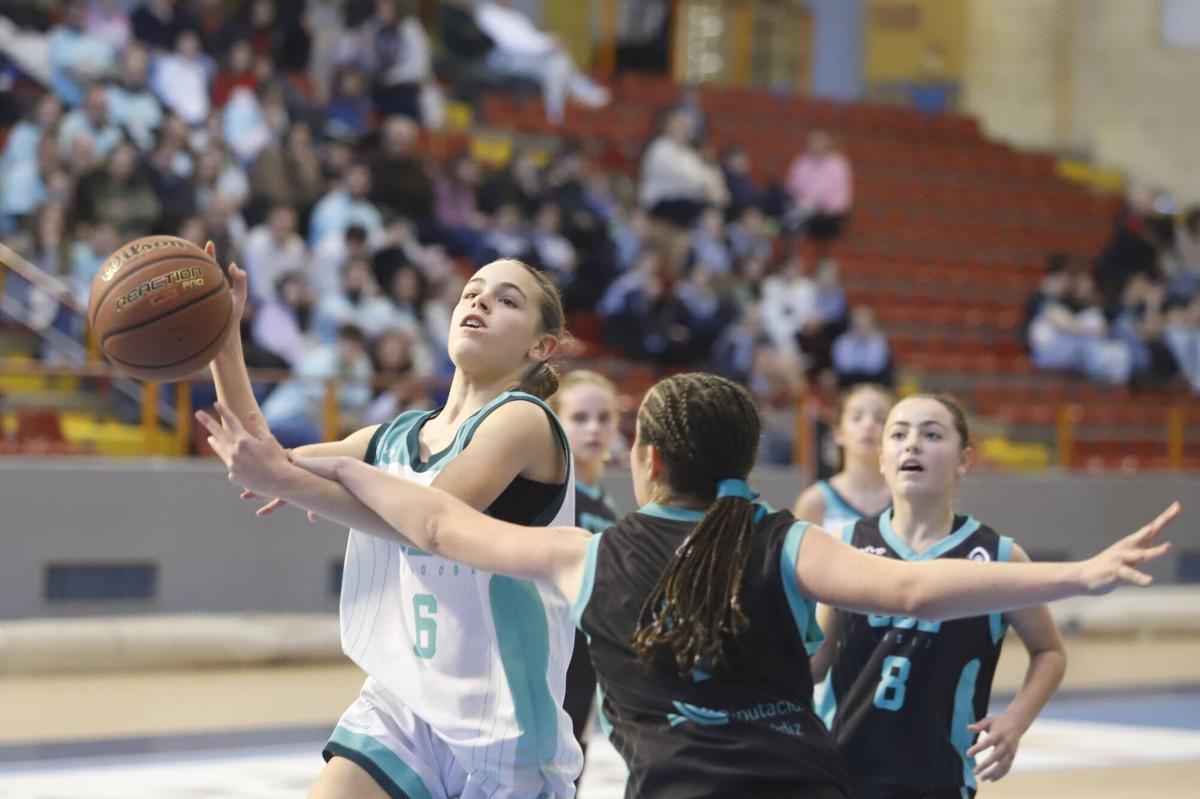 La selección cordobesa gana la final del Campeonato de Andalucía mini femenino de baloncesto