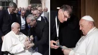 Extremeños que estuvieron con el Papa: la pulsera que llevó en su muñeca y su espíritu de "párroco de barrio"