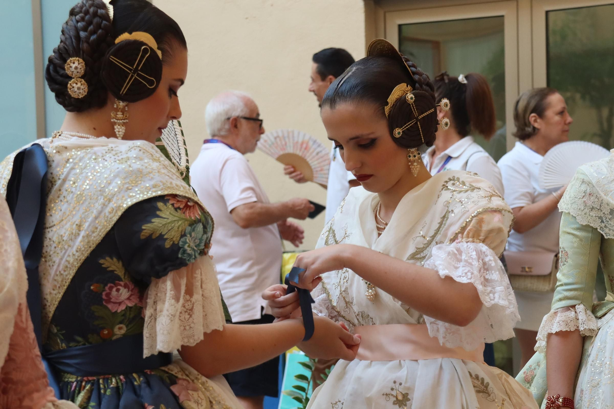 Las candidatas a Fallera Mayor de València 2026 se estrenan en la Batalla de Flores